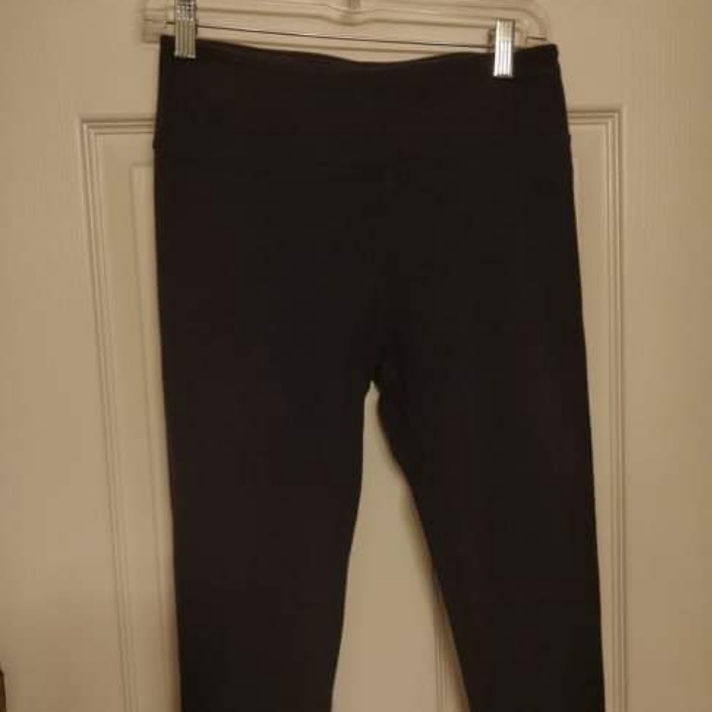 Crop black leggings